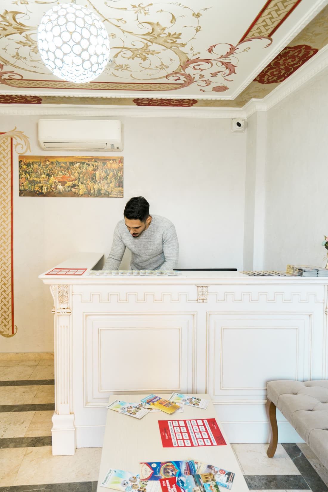 Atam Suites & Apart