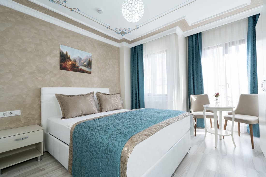 Atam Suites & Apart