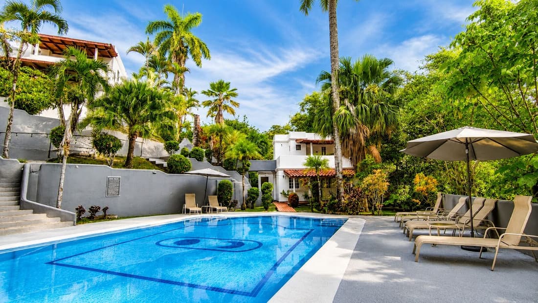 Alma Vida Hotel