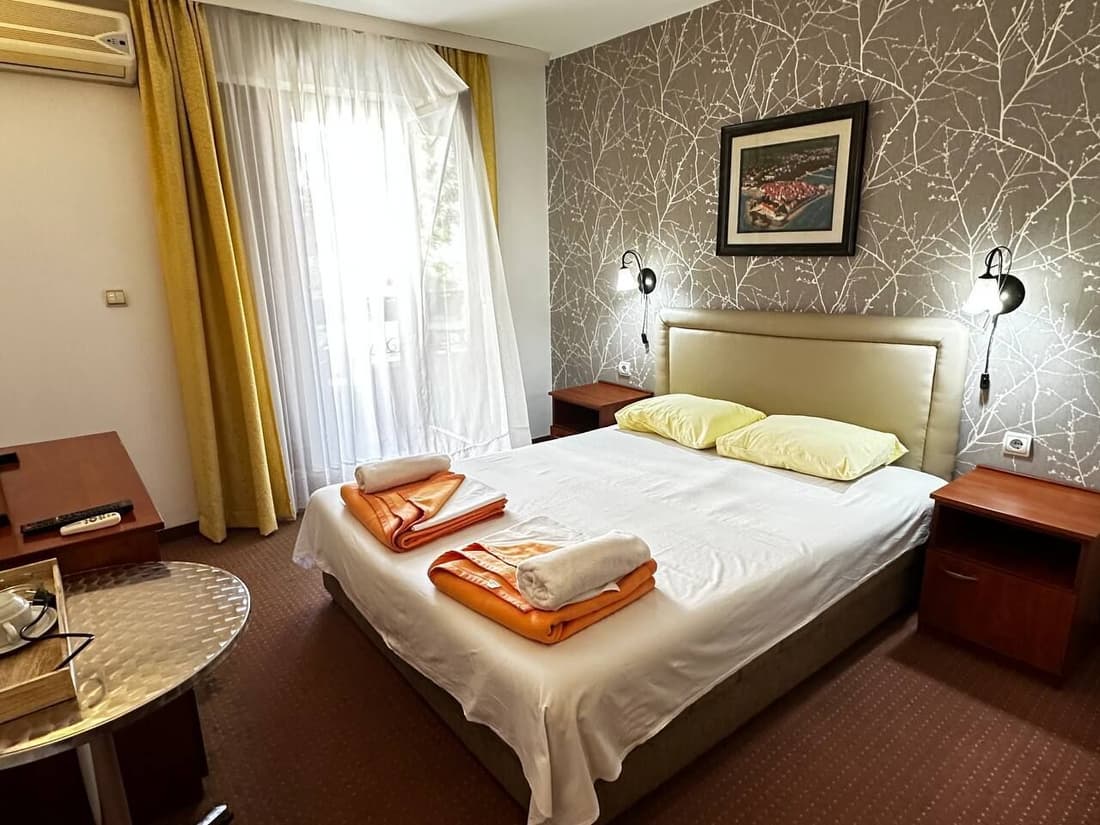 Central Hotel