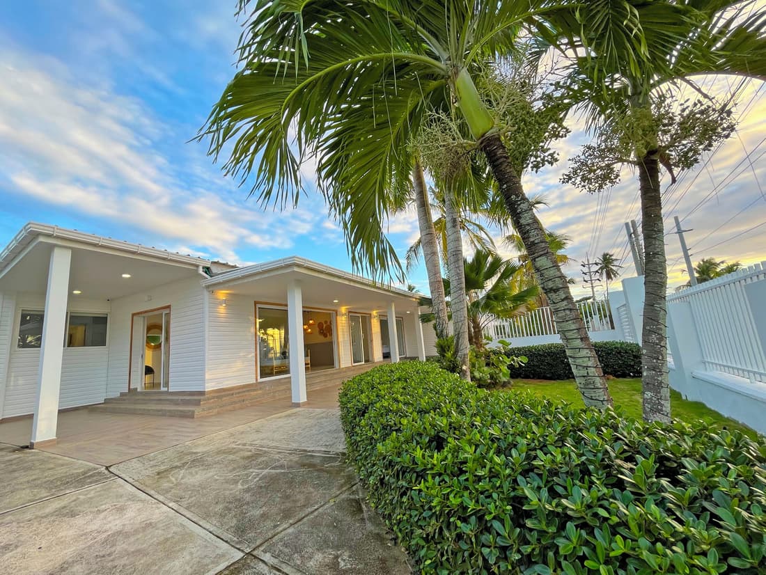 Zaba Beach House
