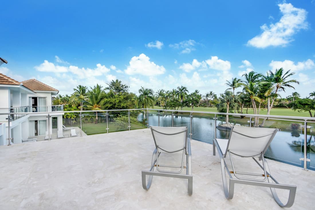 Two Luxury Villas in Cocotal for Large Groups – With Jacuzzi, Pools, Gym