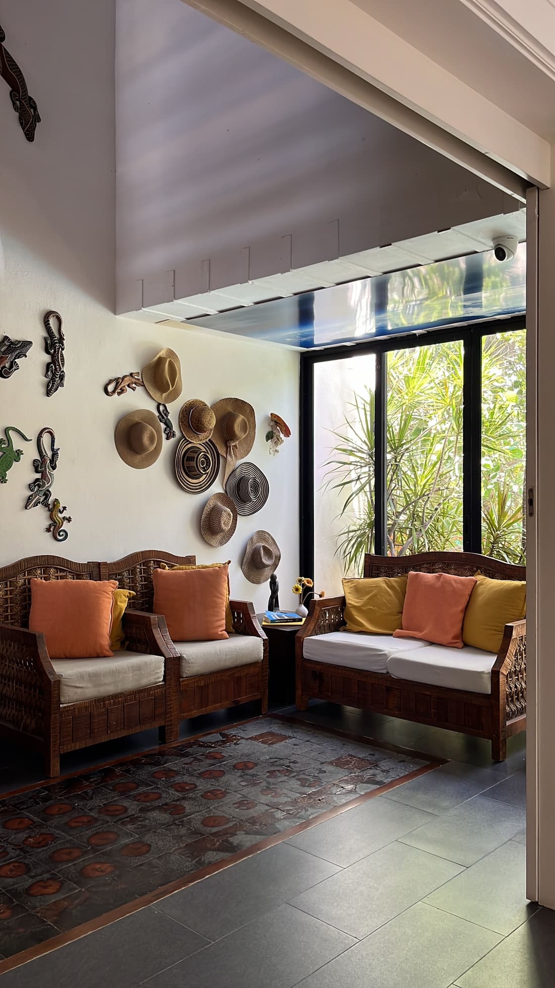 MANAYA Bed & Breakfast