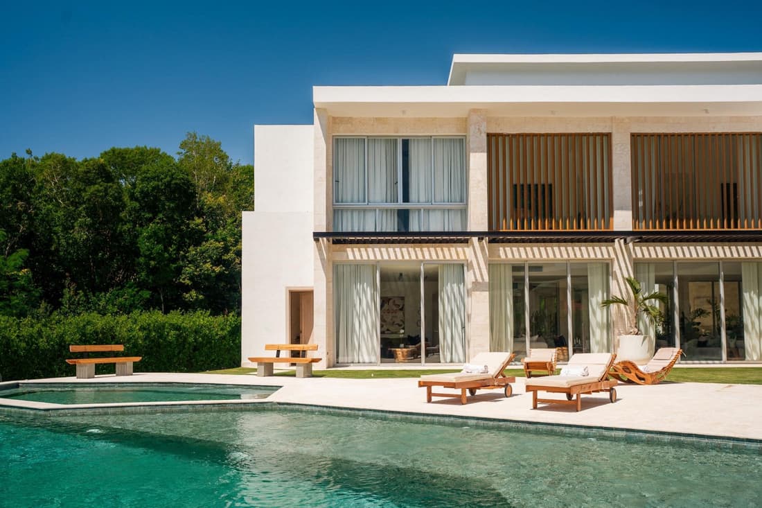 Modern 6 BDR Golf Front Villa in Luxury Beach Resort w Pool and Heated Jacuzziz
