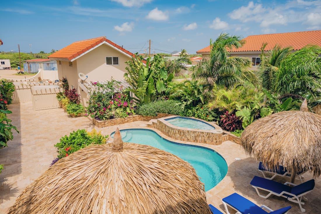 Spacious 4-bedroom Apartment 2 km From Eagle Beach - Dream Suites Aruba