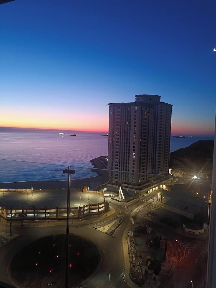 E1 18th Floor Studios, Sea & Beach Views