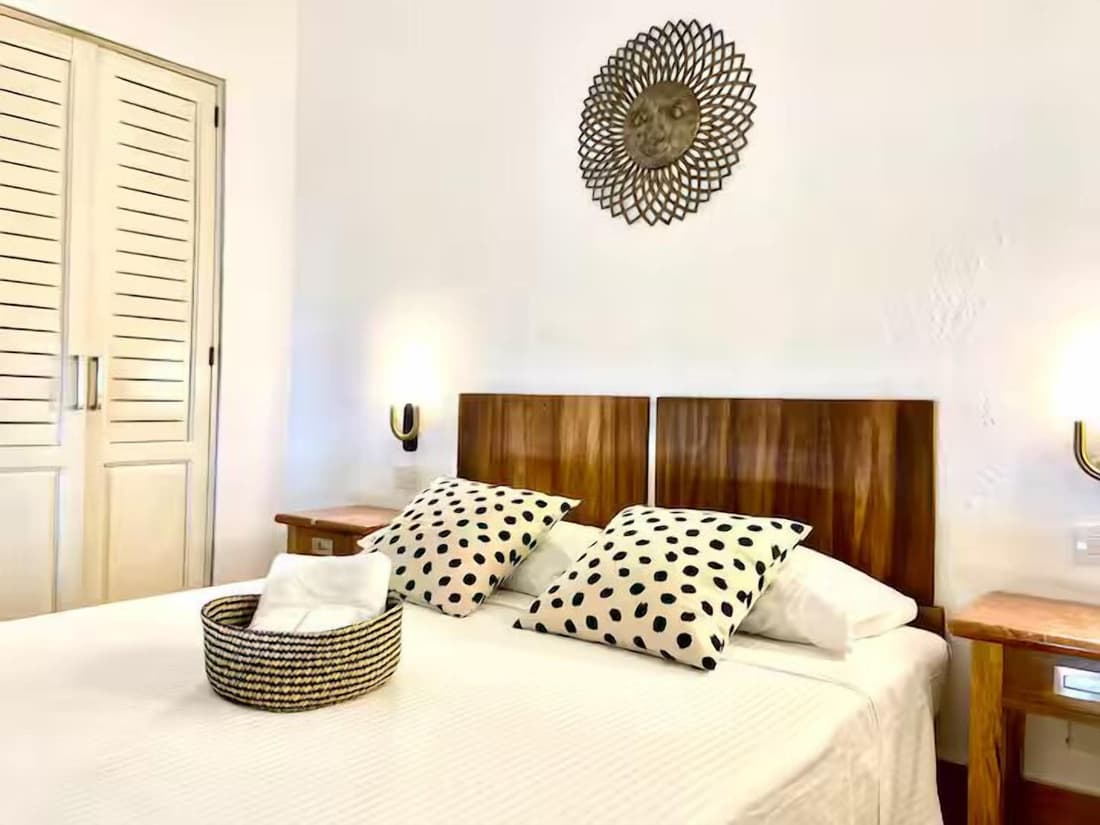 Paseo Colonial - Sanctuary 2