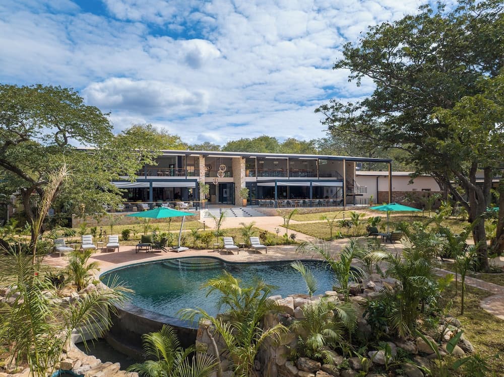 Waterfalls Lodge
