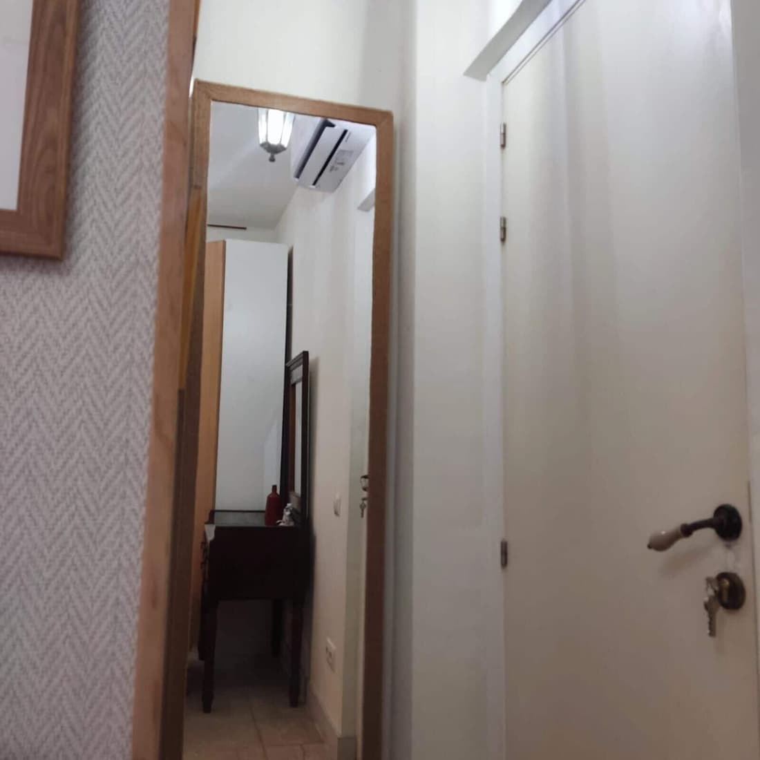House with 9 private rooms
