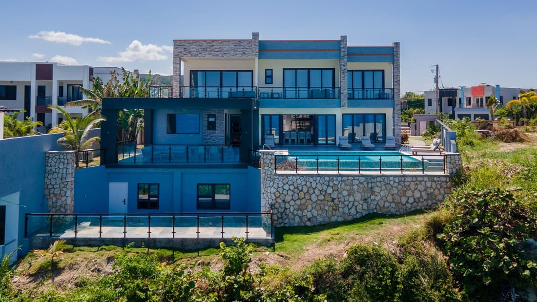 Luxury Oceanfront Villa Fully Staffed Pool Jacuzzi Movie Theatre