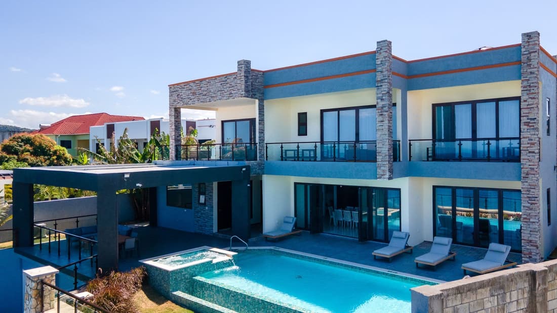 Luxury Oceanfront Villa Fully Staffed Pool Jacuzzi Movie Theatre