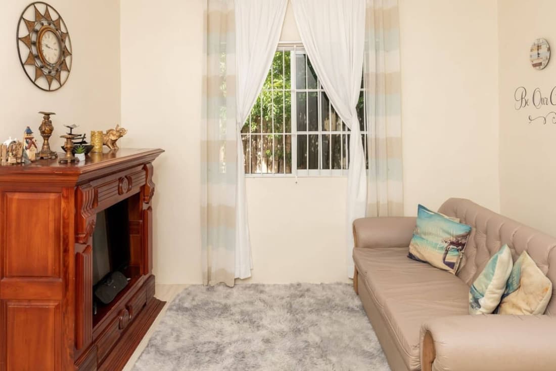 Adorable 1BR Cottage Walk to the Beach Priory