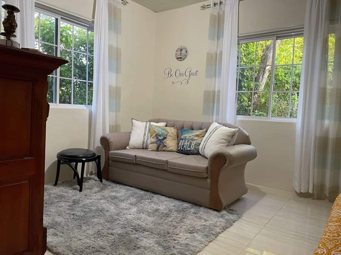 Adorable 1BR Cottage Walk to the Beach Priory