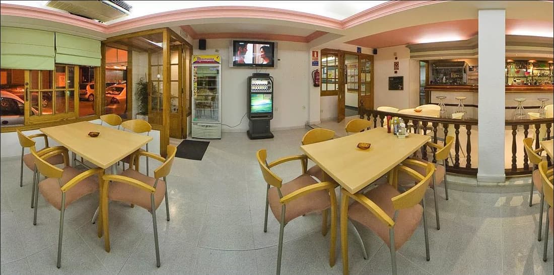 Hostal Residencia Adelino