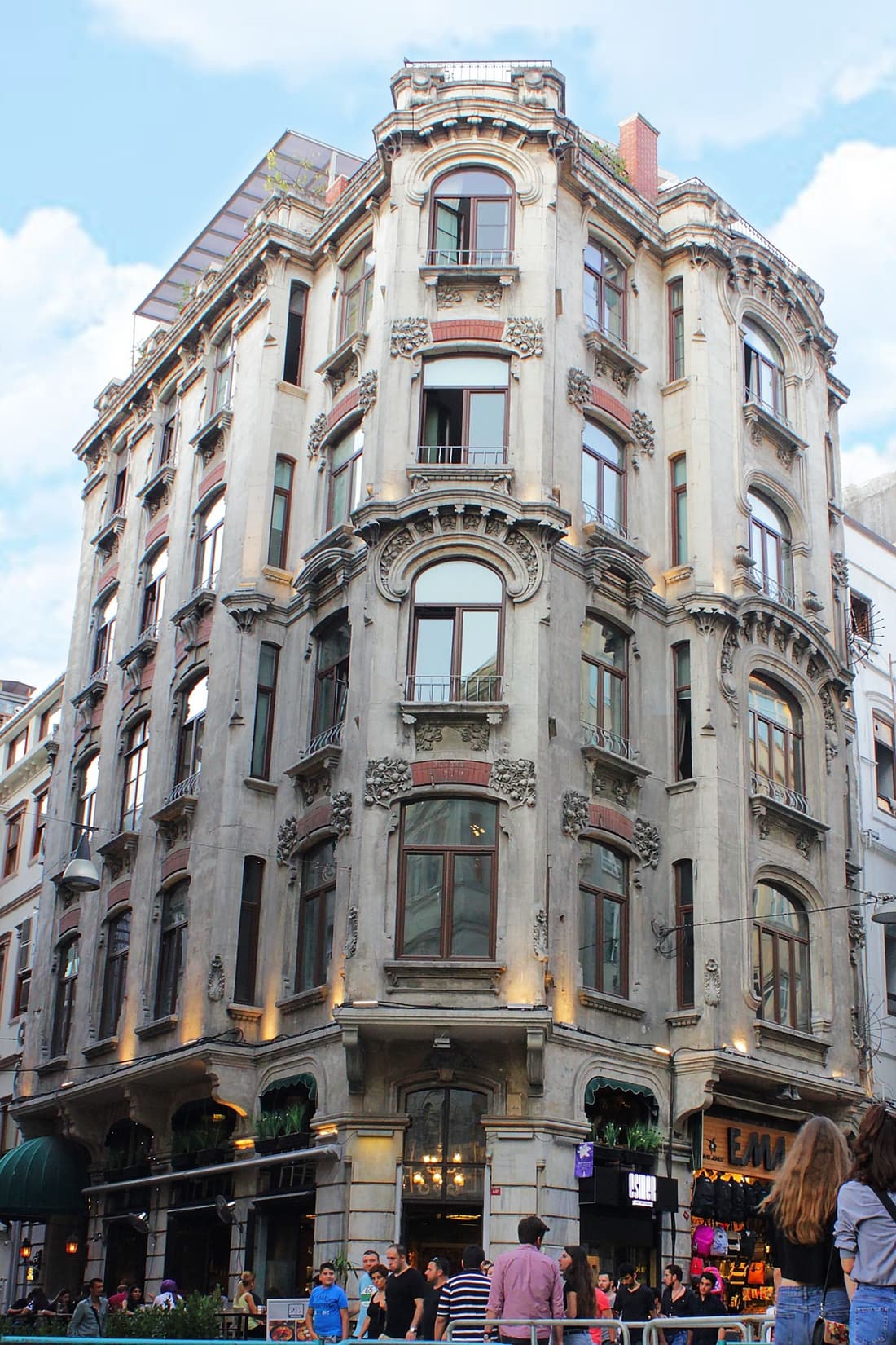 Ragıp Pasha Apartments