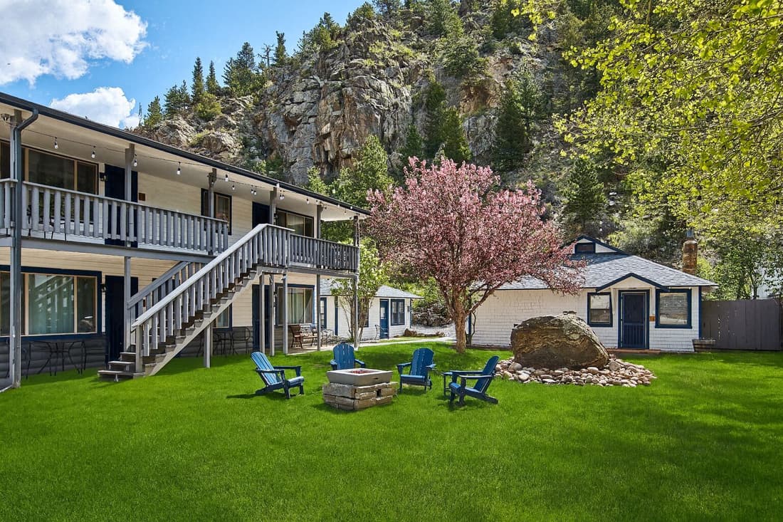 Misty Mountain Lodge
