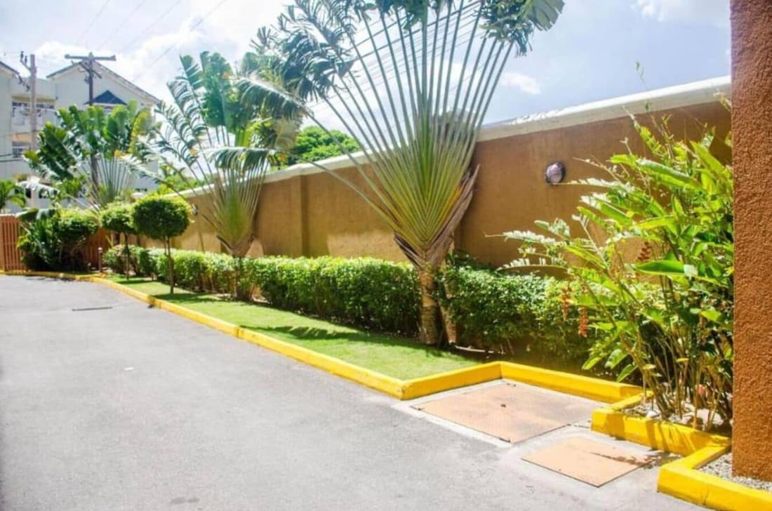 Kensington Place New Kingston Apartment