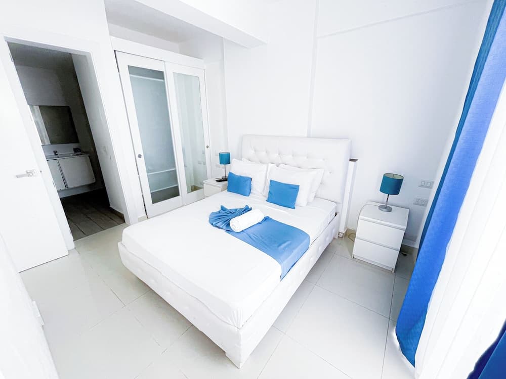 Ducassi Suites Rooftop Pool Beach Club & Spa