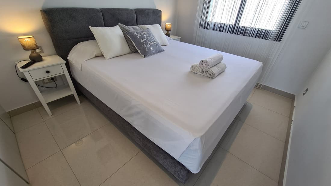 Luxury Villa for 6 Guests With Terrace