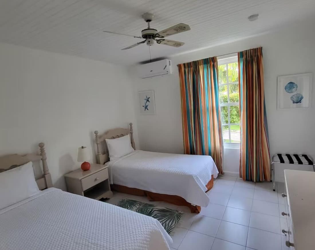 3 Bedroom Beachfront Cozy House