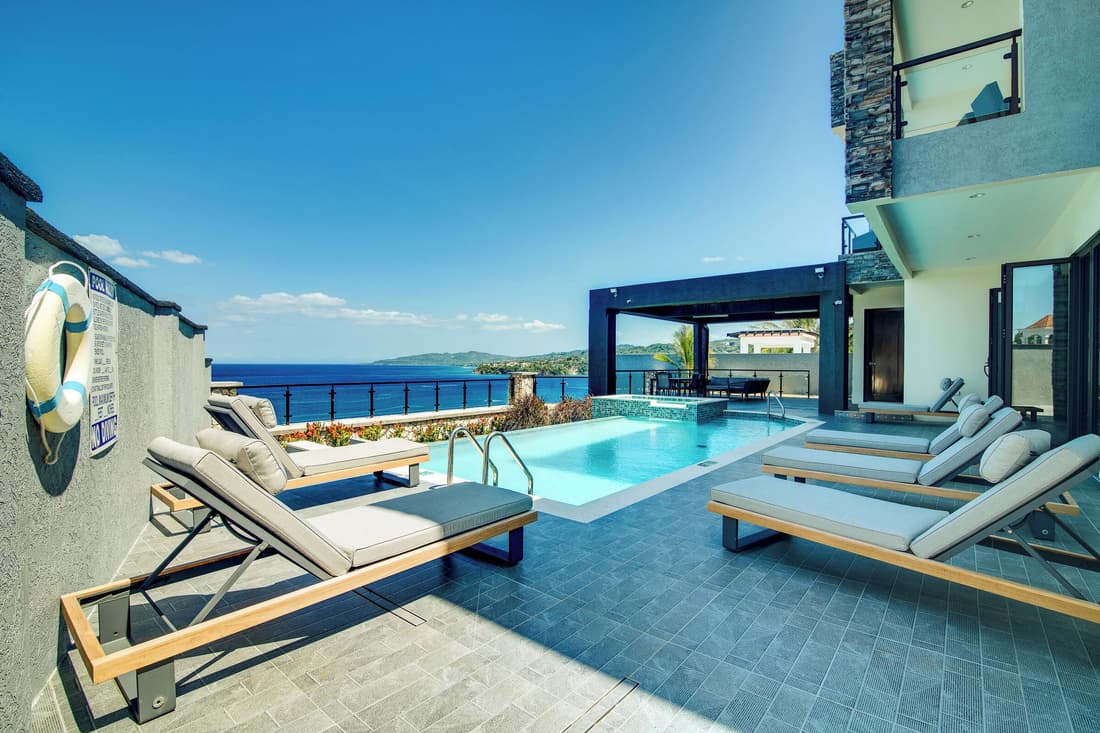 Luxury Oceanfront Villa Fully Staffed
