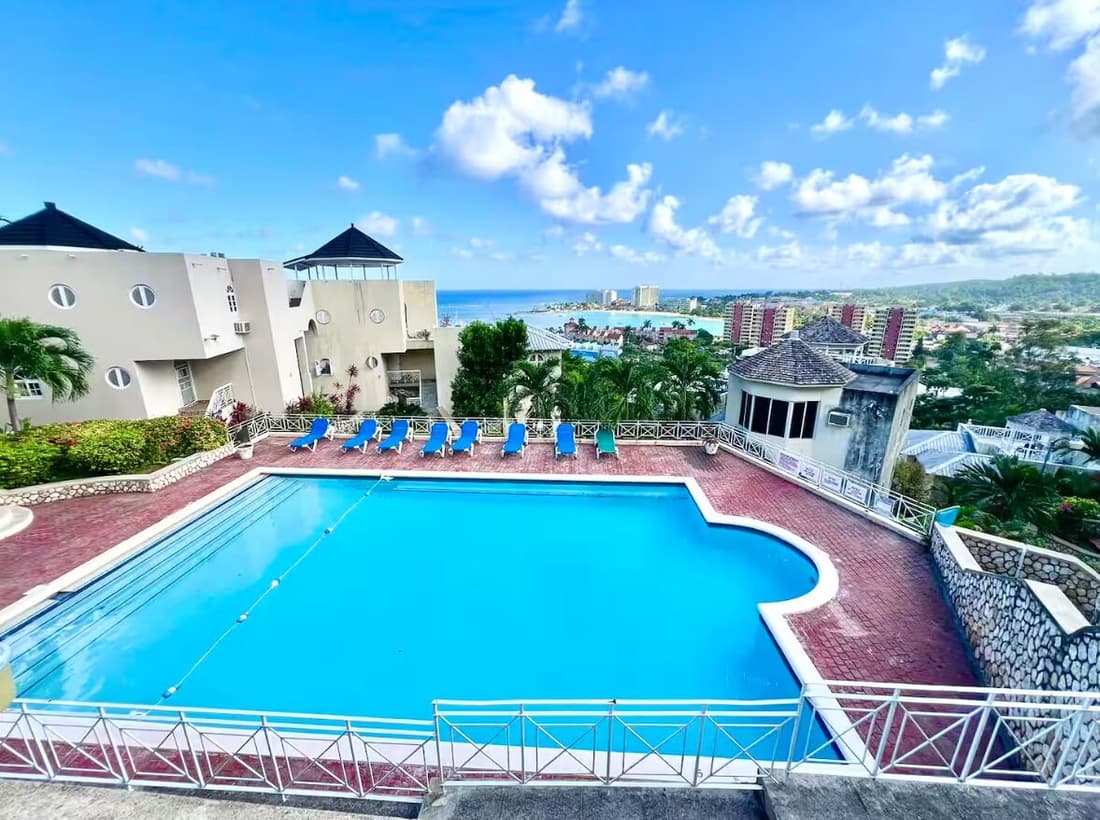 Relaxing Apartment with Ocean View