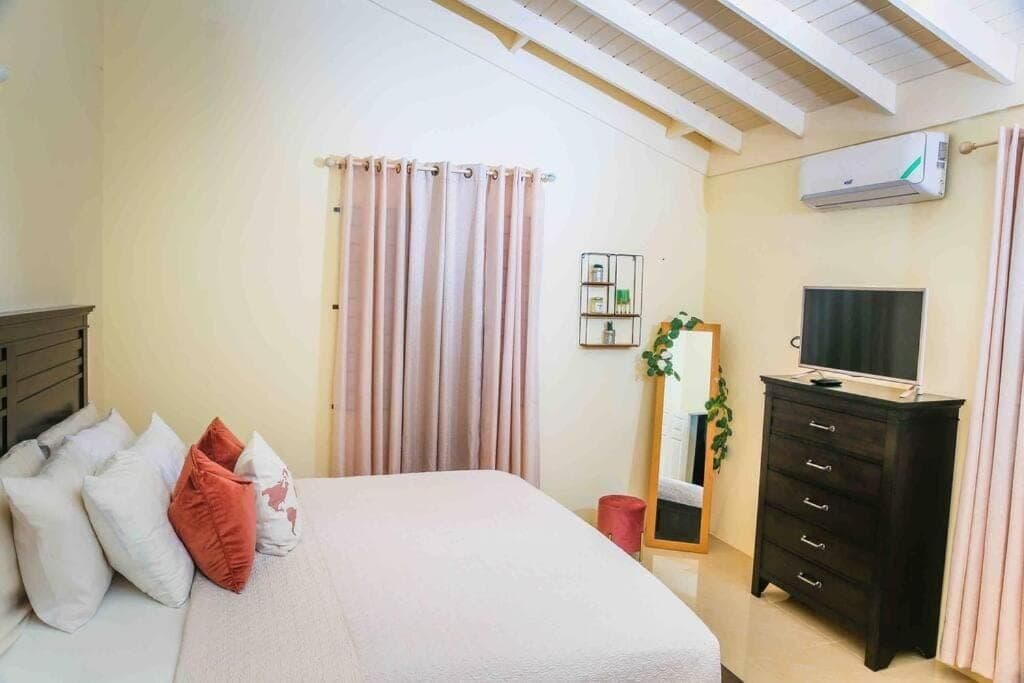 3 Bedroom Cozy House in Drax Hall