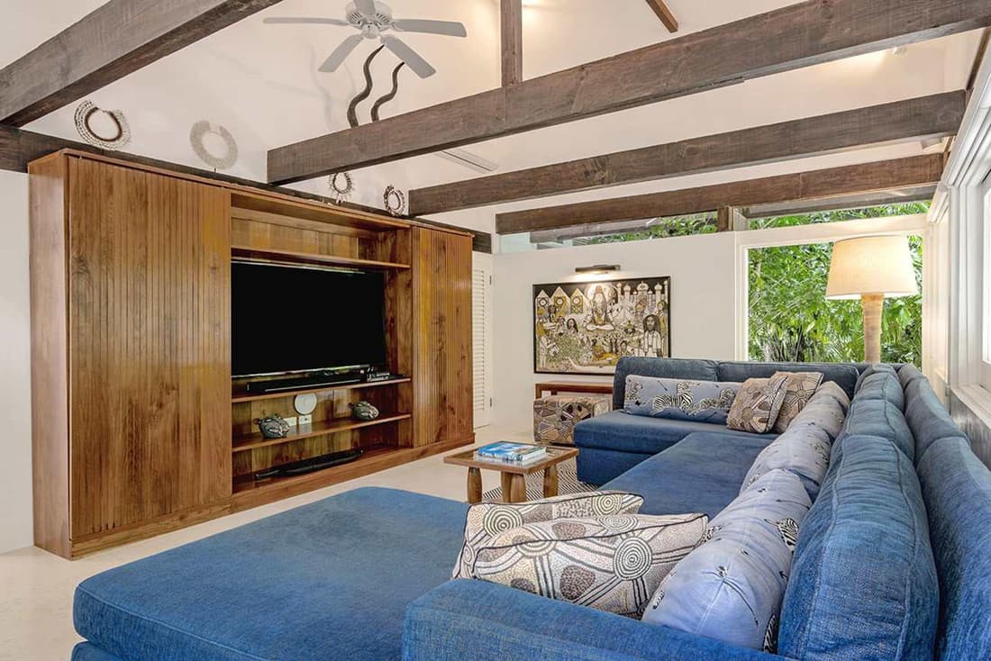 Nature-inspired 4BR Modern Villa Pool Resort Access