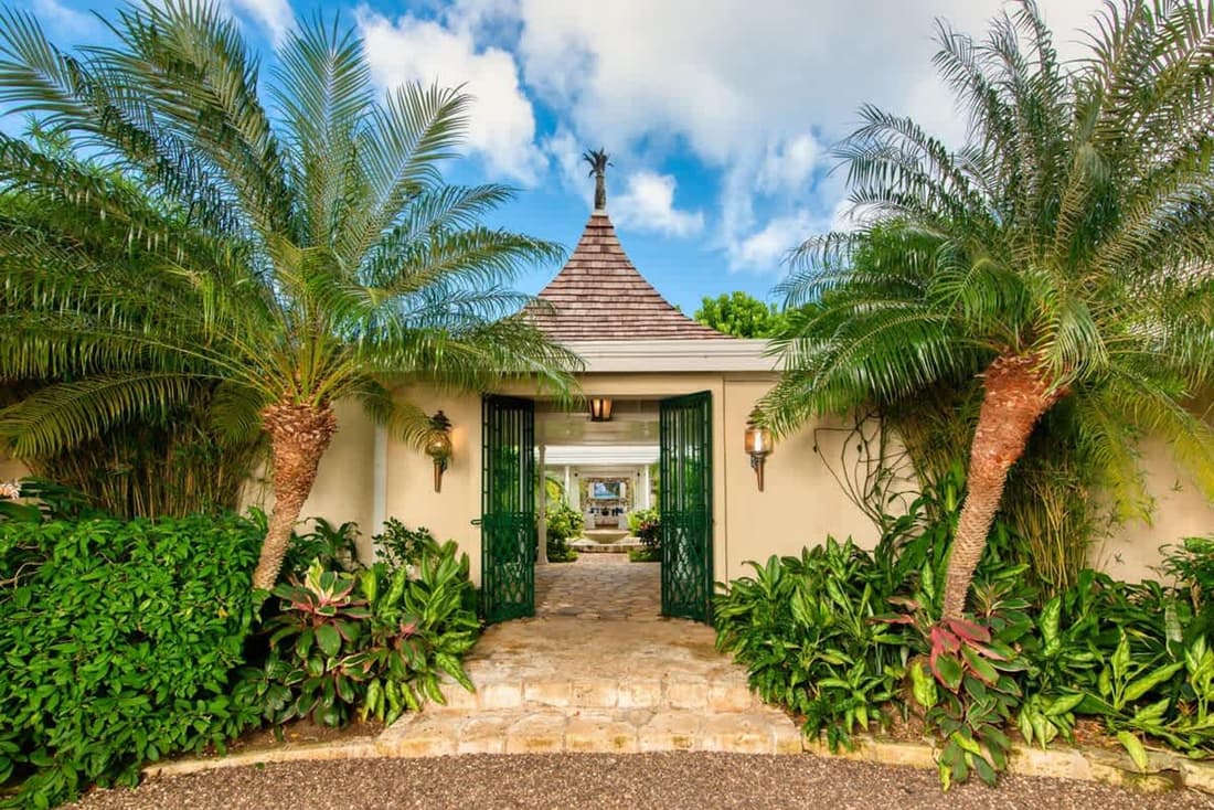 Private 4BR Open-air Villa Panoramic Views Pool