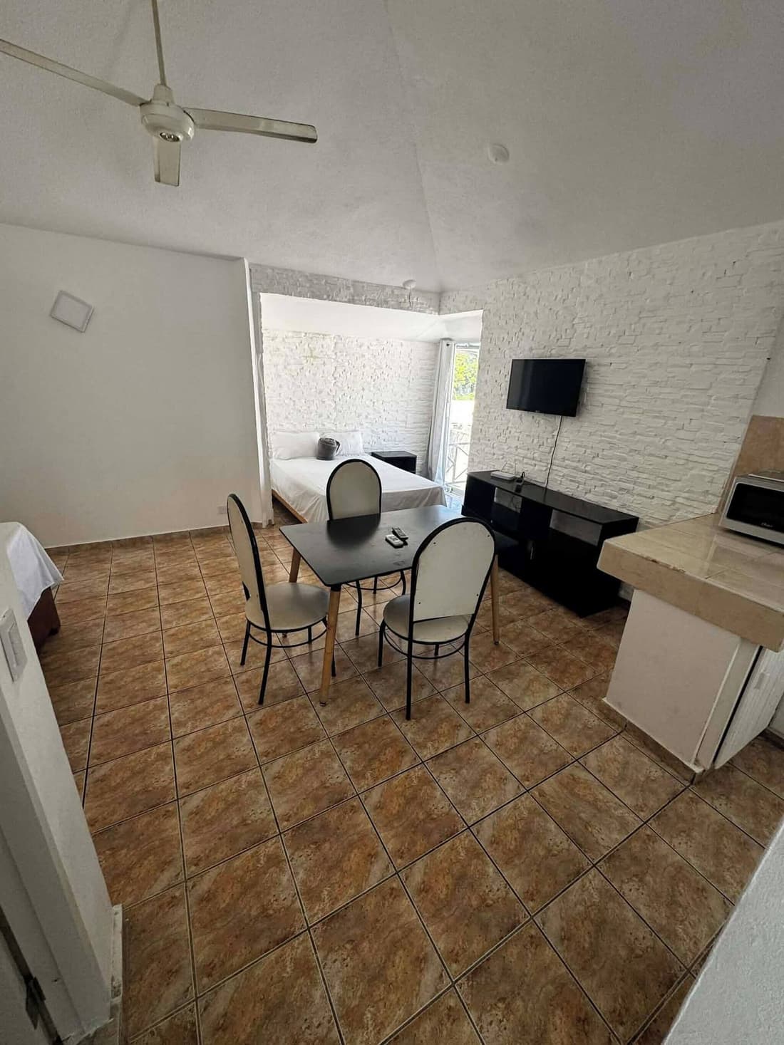 Condo Bien Situé 3 Minutes de la Plage a Pied 312
