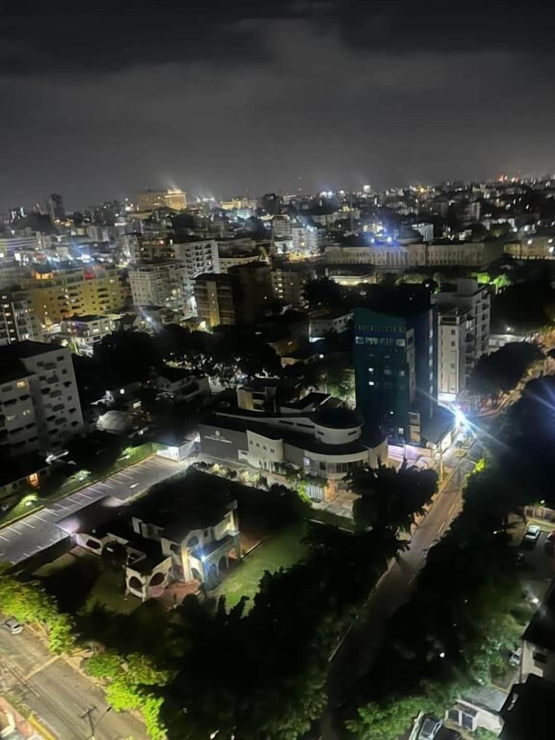Apartamento con Vista mar y la Ciudad La Gloria Malecón Santo Domingo