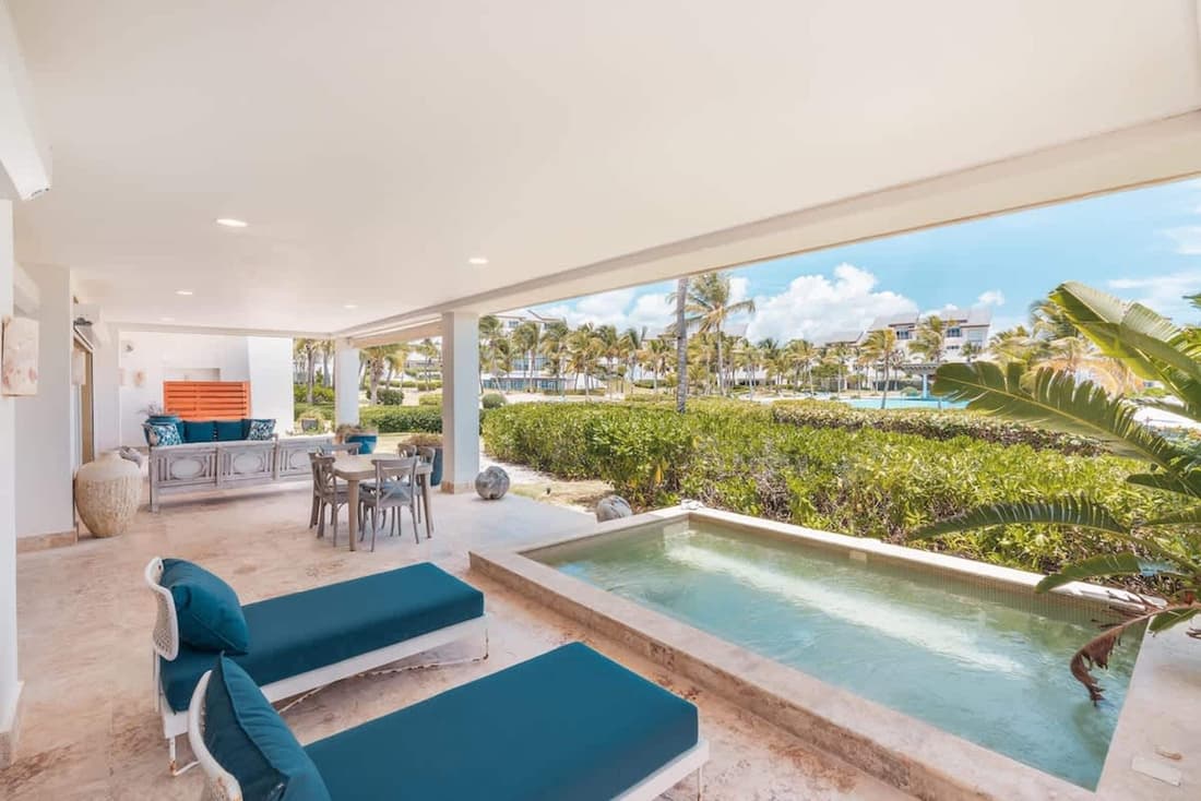 Apt w 2br-beachfront Private Pool in Sotogrande