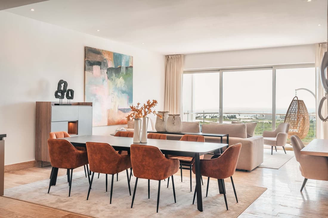 2br Apartment With Balcony and Views