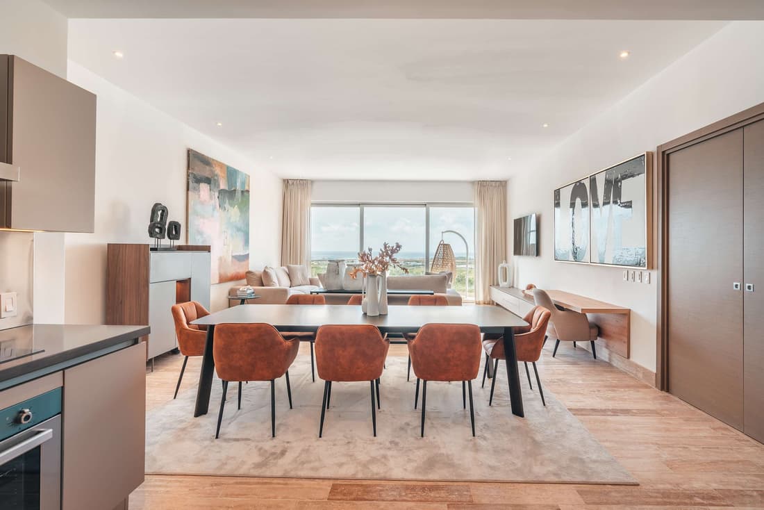 2br Apartment With Balcony and Views