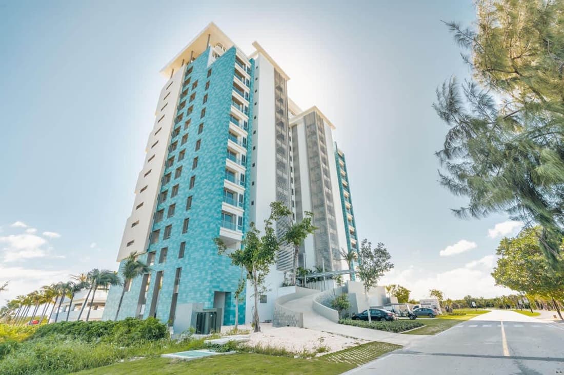2br Apartment With Balcony and Views