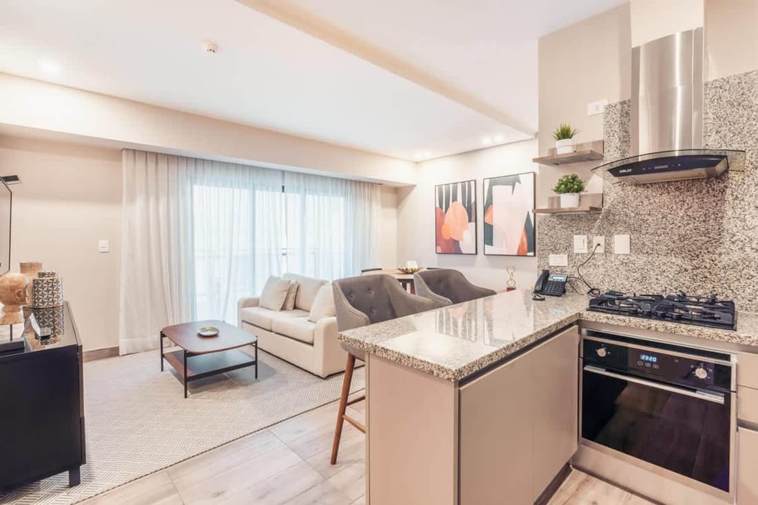 Flat in Regatta Ii 203