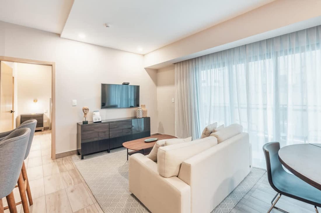 Flat in Regatta Ii 203