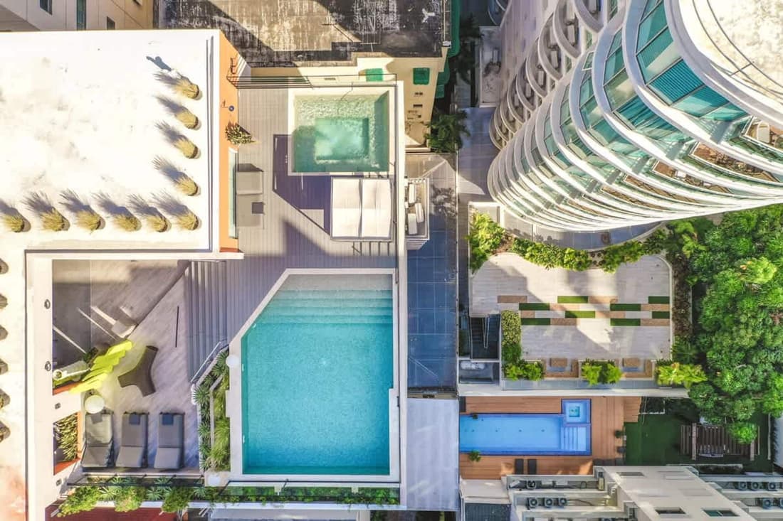 Regatta Living ll - 907