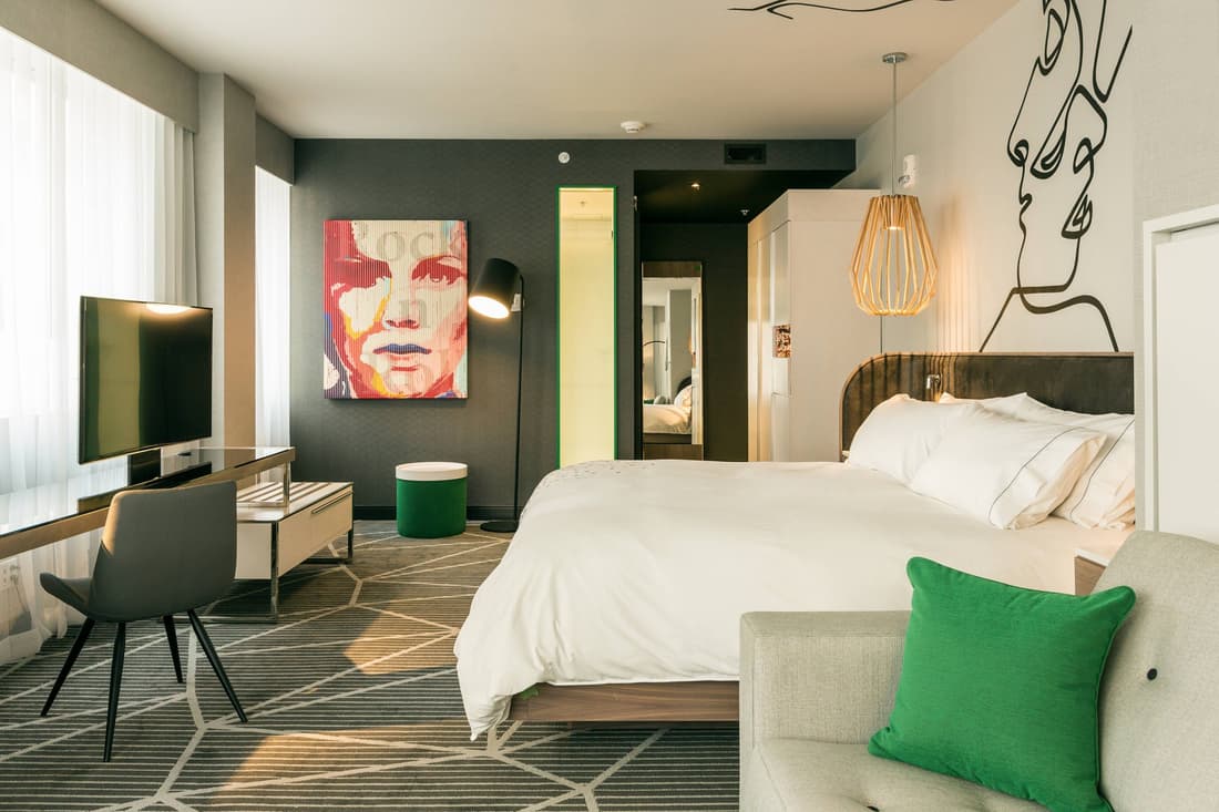 Renaissance Montreal Downtown Hotel