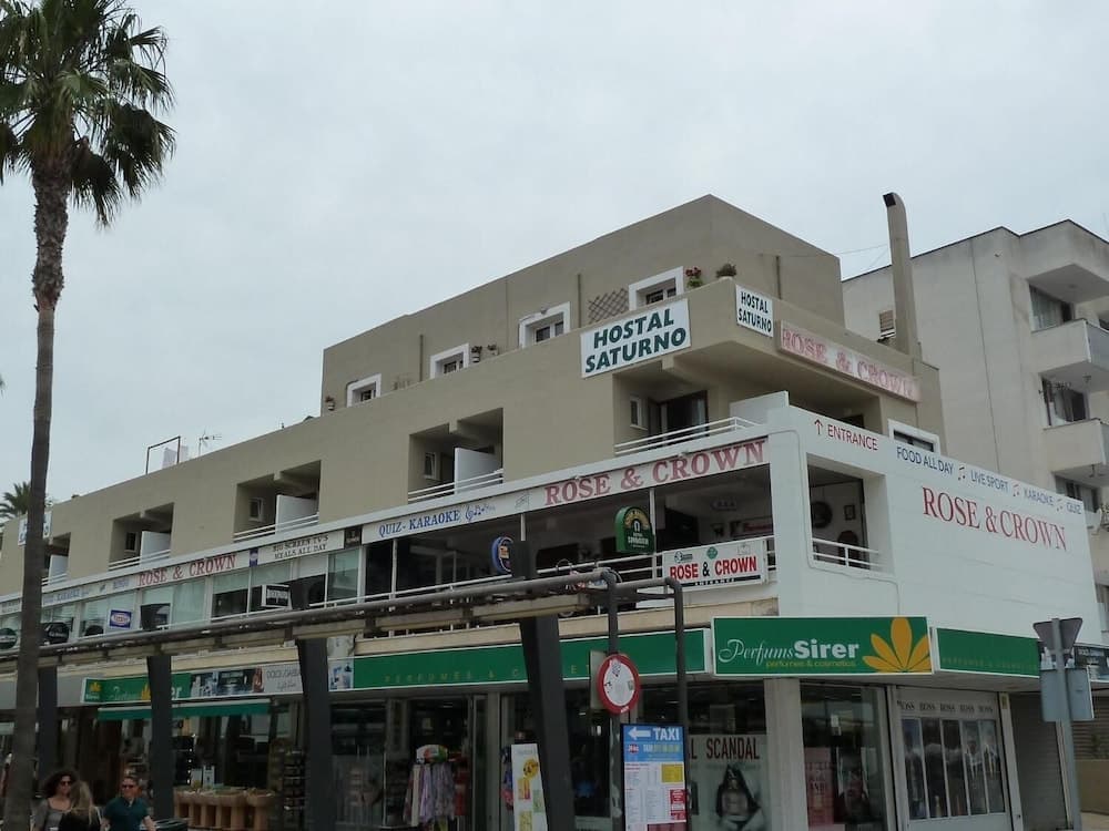 Hostal Saturno