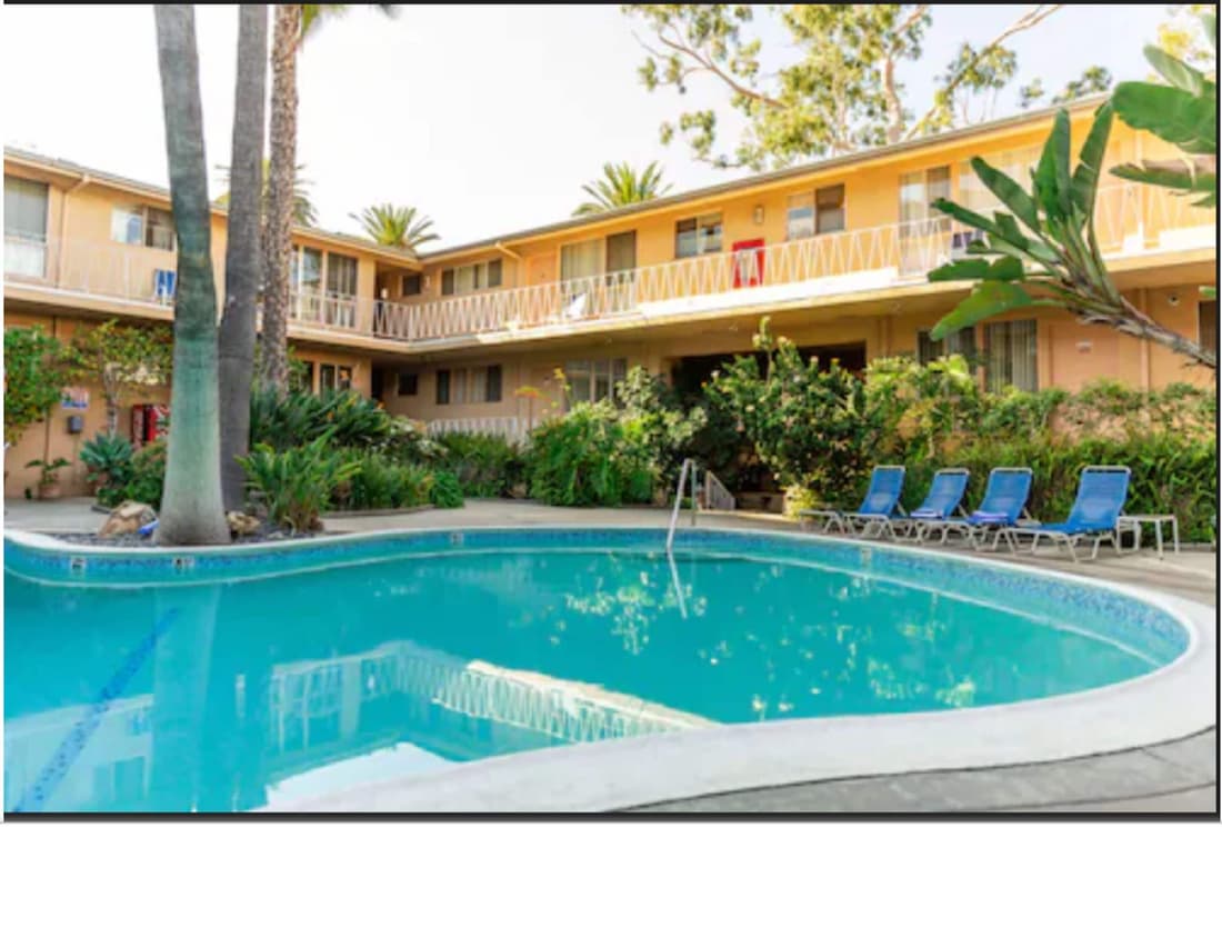 Cal Mar Hotel Suites