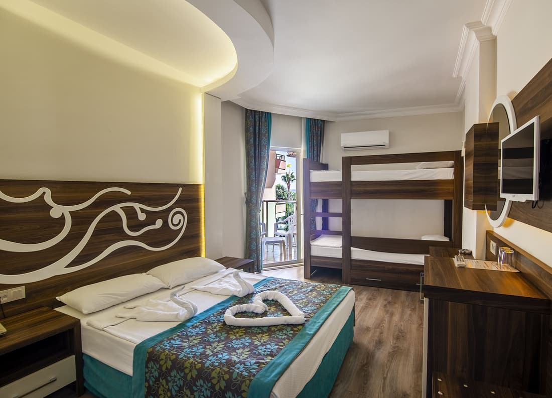 Kleopatra Blue Hawaii Hotel