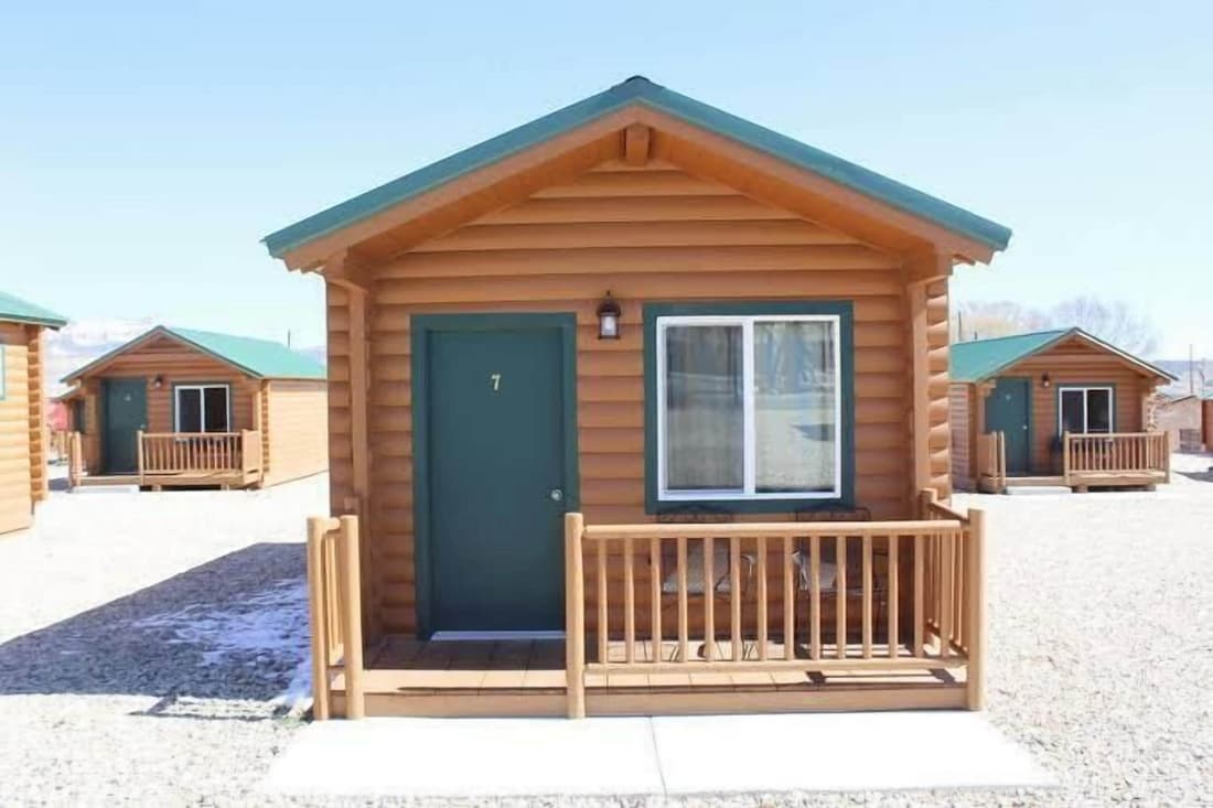 Bryce Valley Lodging Cabins