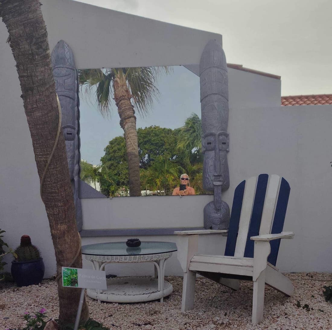 WEAVING MILL ARUBA HOSTEL bed and coffee