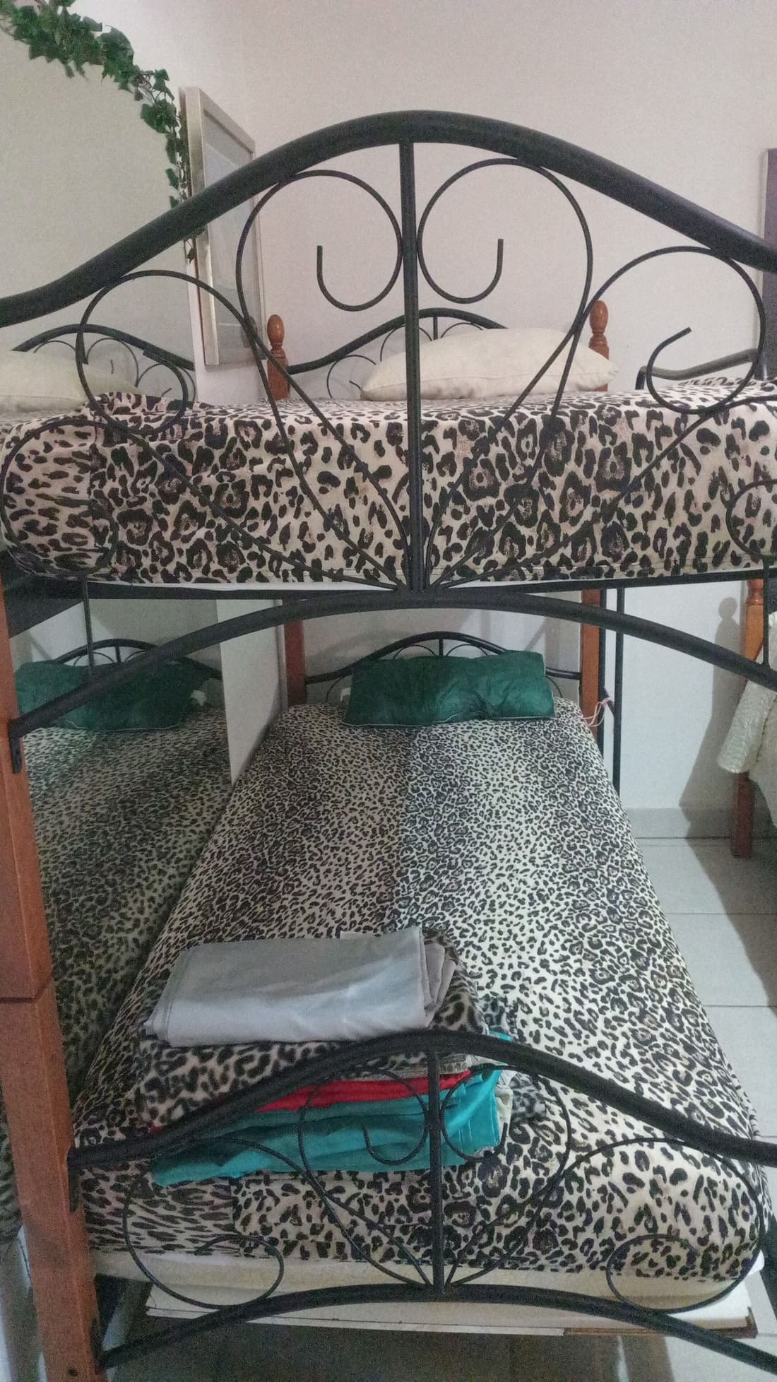 WEAVING MILL ARUBA HOSTEL bed and coffee