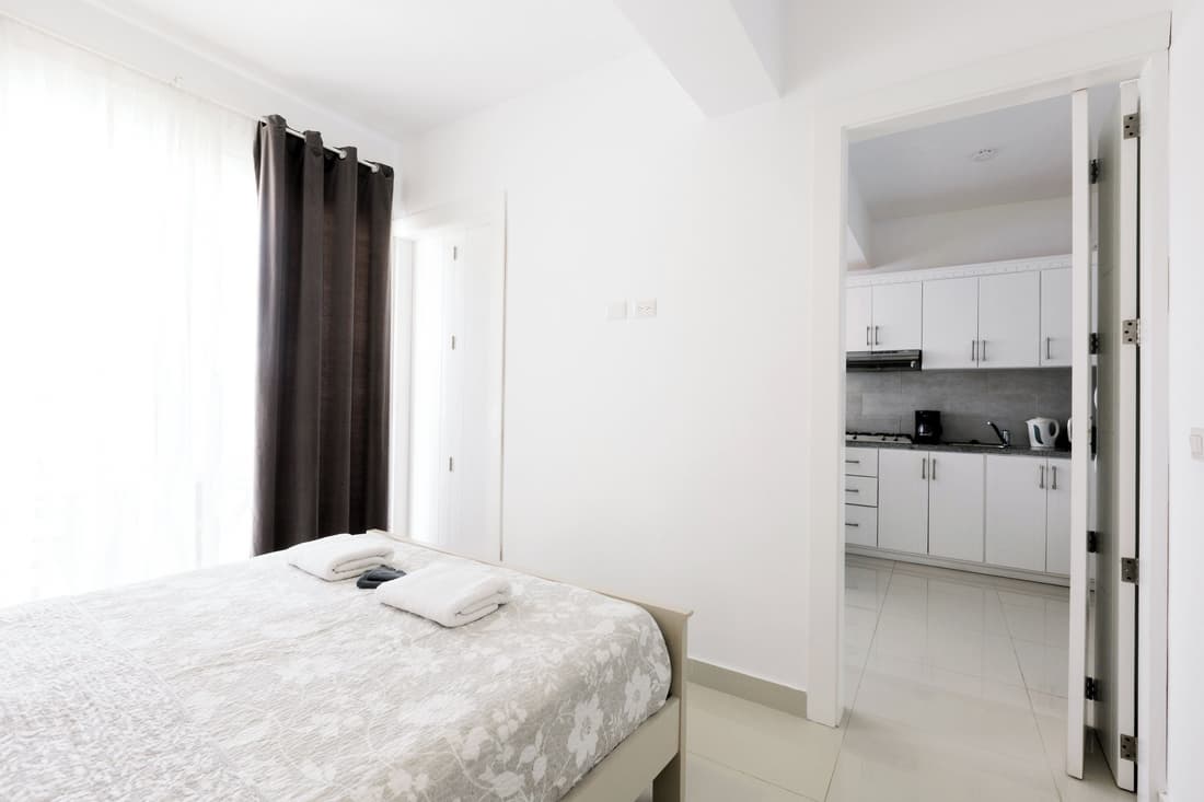 TROPICAL ESCAPE - SUITES and STUDIOS