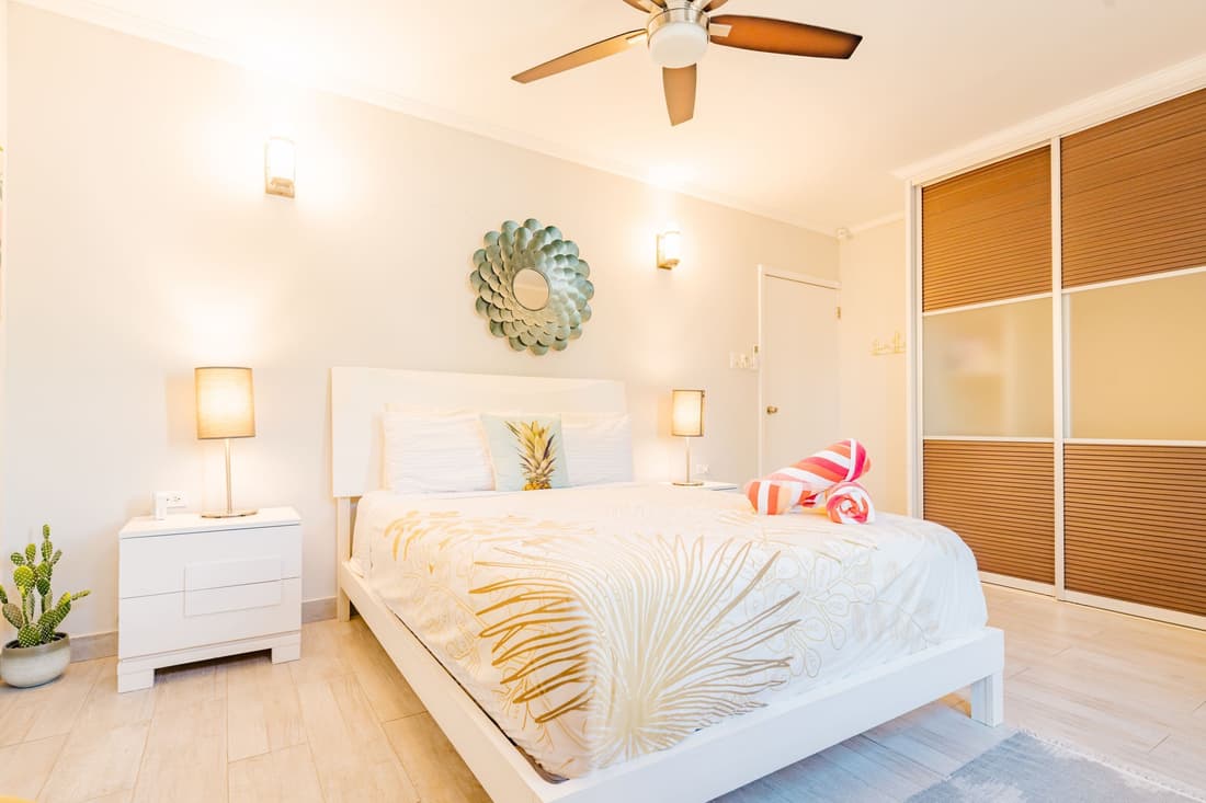 Palm Beach Retreat 2 bed - 2 Bath Private