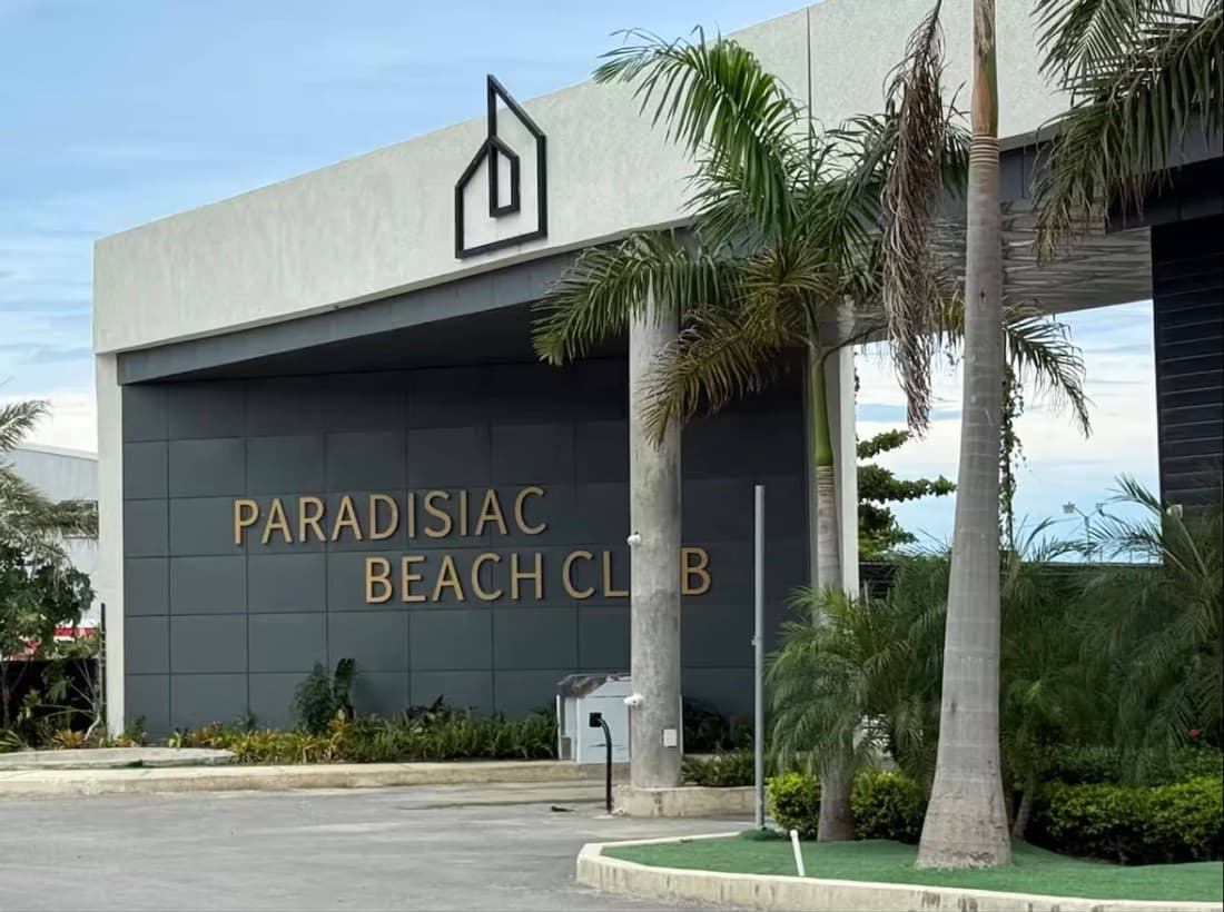Aurelia- 1BR Luxury Beachfront Condo