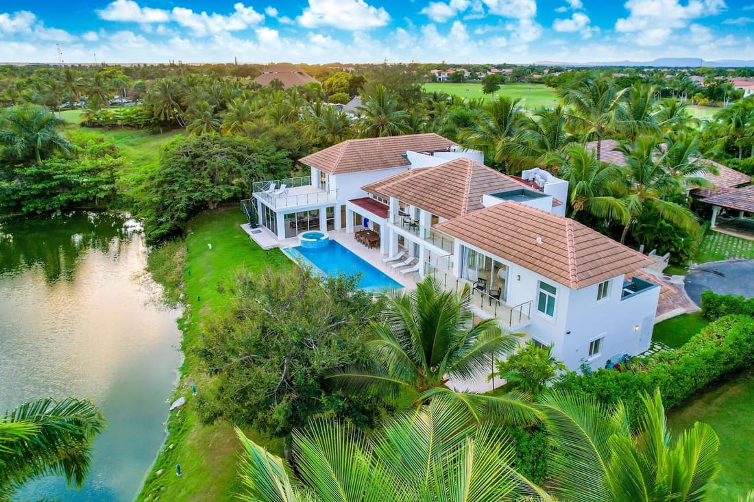 8BR Luxury Villa With Chef Butler Golf Views
