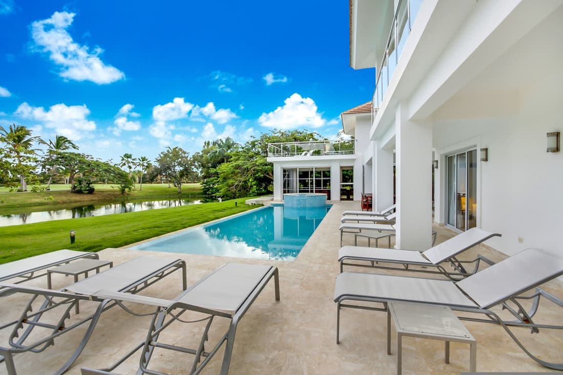 8BR Luxury Villa With Chef Butler Golf Views